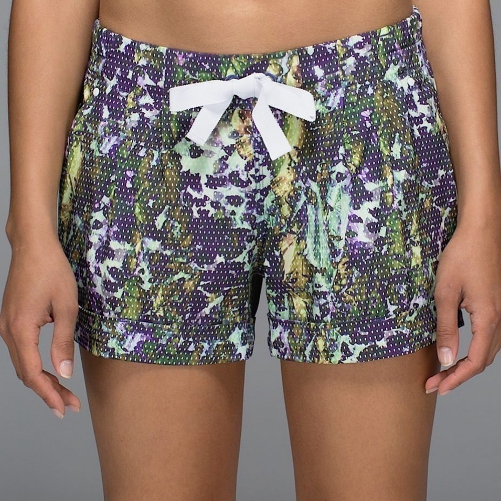 Lululemon Spring Break Away Mid Rise Short 3” in Floral Sport White Multi Sz 4